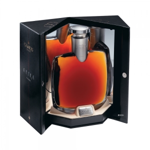 Coniac Camus Extra Elegance Giftbox, 40%, 0.7L+0.05L